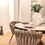 Gemuetliches Design In Do-zentrum Apartamento *
